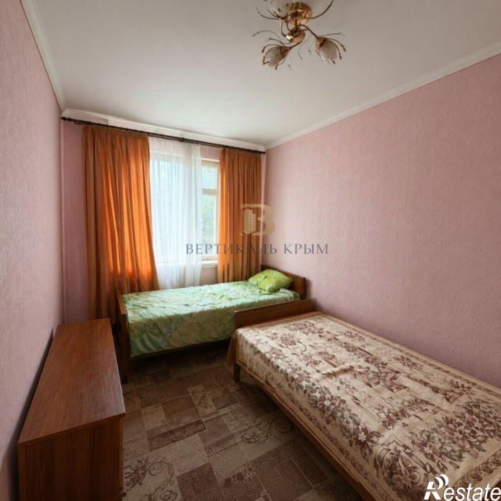 3-комн квартира Суворовская улица, 4,  д. 4