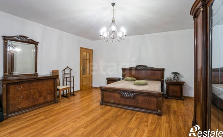3-комн квартира улица Дзержинского, 3,  д. 3