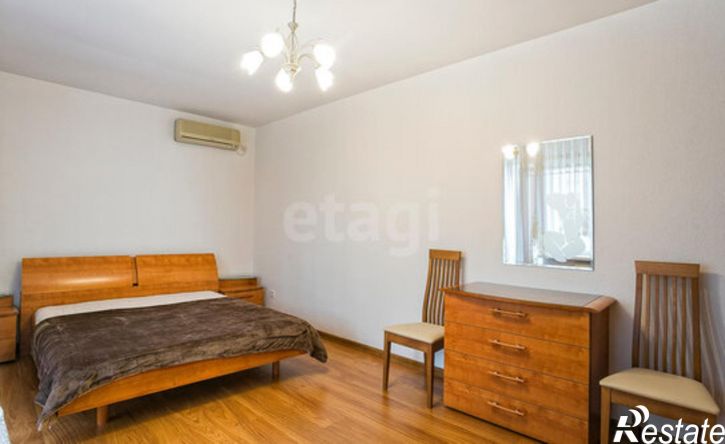 3-комн квартира улица Дзержинского, 3,  д. 3