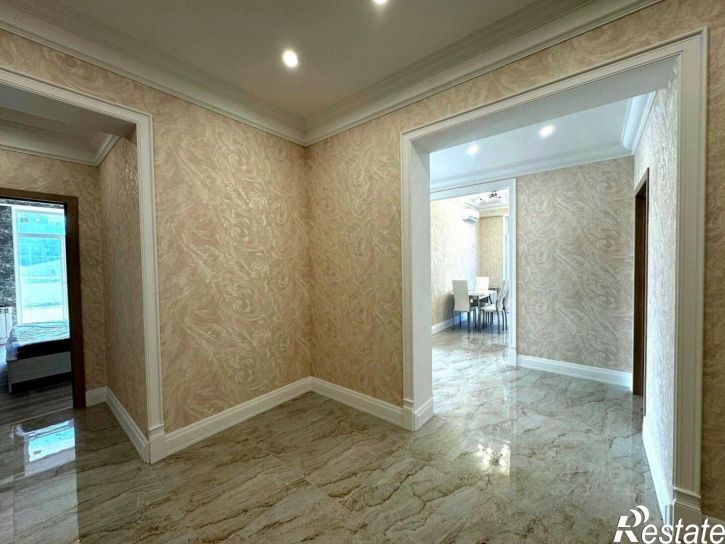 3-комн квартира ул Ялтинская, 12А,  д. 12А