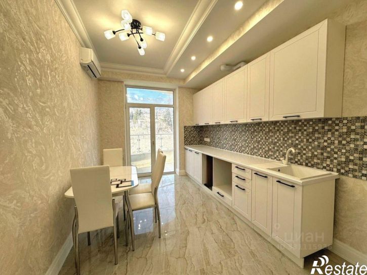 3-комн квартира ул Ялтинская, 12А,  д. 12А