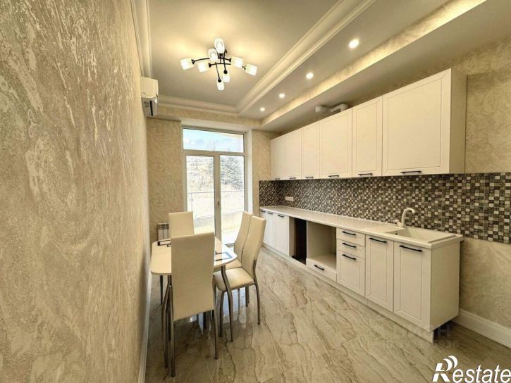 3-комн квартира ул Ялтинская, 12А,  д. 12А