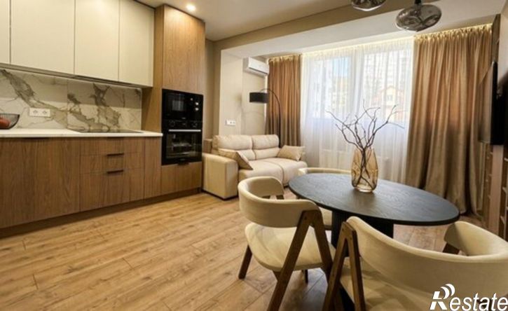 3-комн квартира улица Кирова, 155А к2,  д. 155А к2