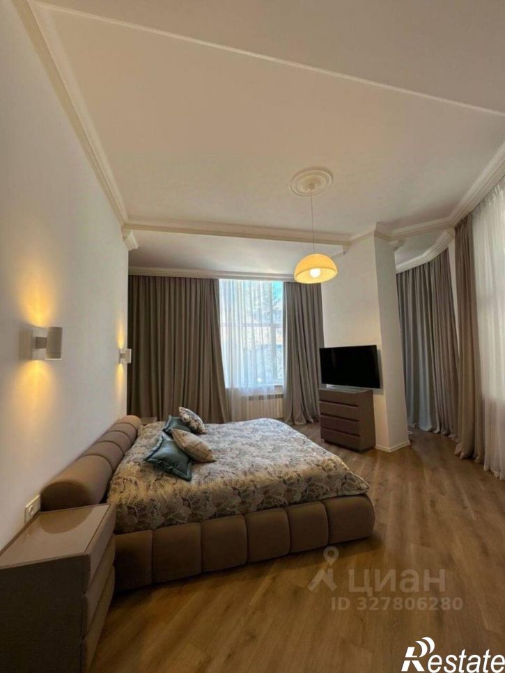 3-комн квартира улица Войкова, 20,  д. 20