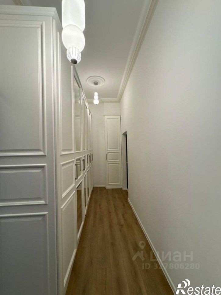 3-комн квартира улица Войкова, 20,  д. 20