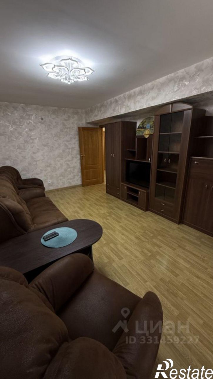 3-комн квартира улица Дзержинского, 3,  д. 3
