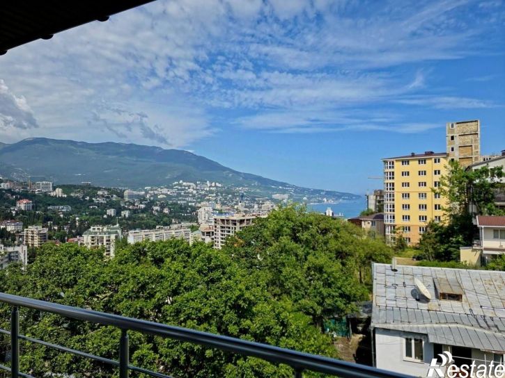 4-комн квартира Ялта, улица Достоевского, 18Д