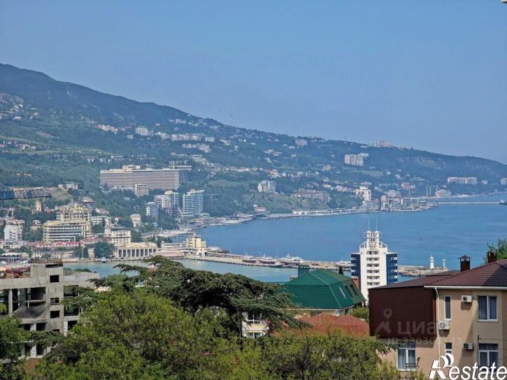 4-комн квартира Ялта, улица Достоевского, 18Д