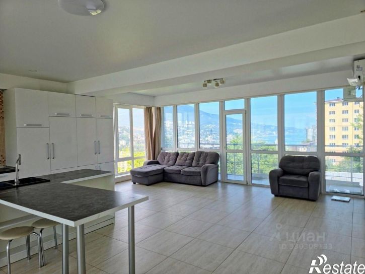 4-комн квартира Ялта, улица Достоевского, 18Д