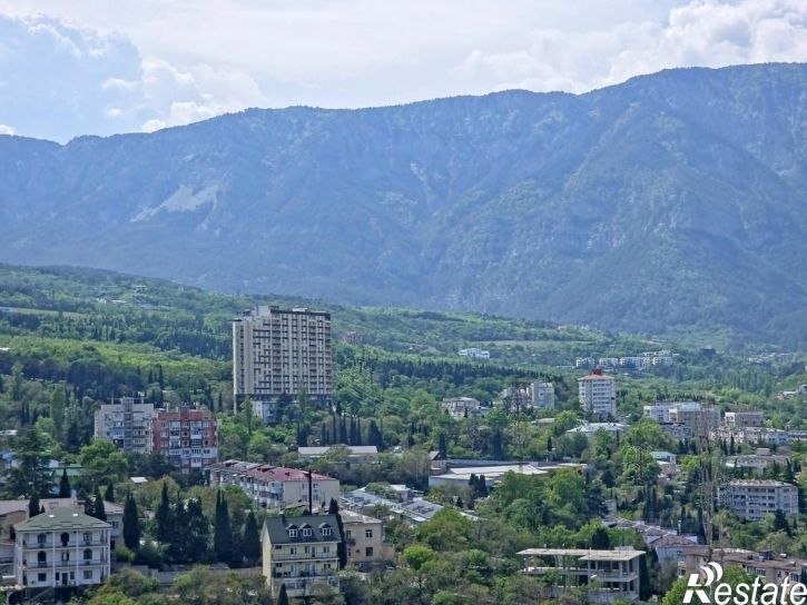 4-комн квартира Ялта, улица Достоевского, 18Д