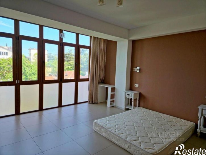 4-комн квартира Ялта, улица Достоевского, 18Д