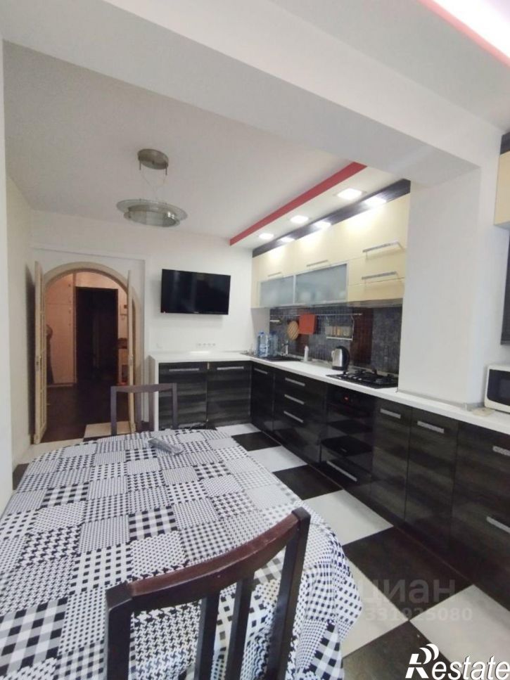 3-комн квартира ул Дзержинского, 33 3,  д. 33 3,  к. 3