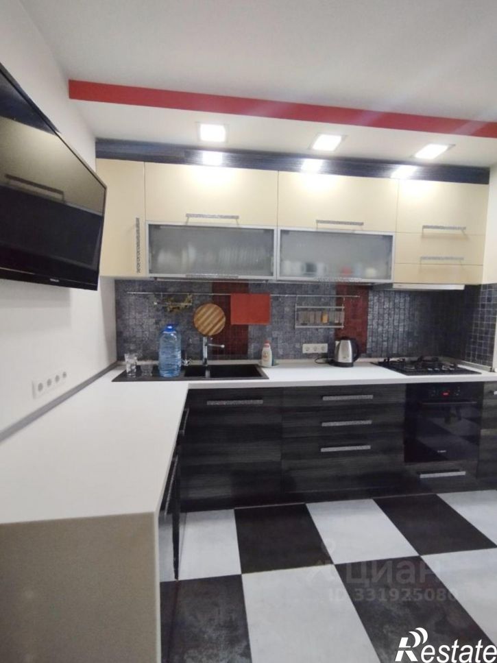 3-комн квартира ул Дзержинского, 33 3,  д. 33 3,  к. 3