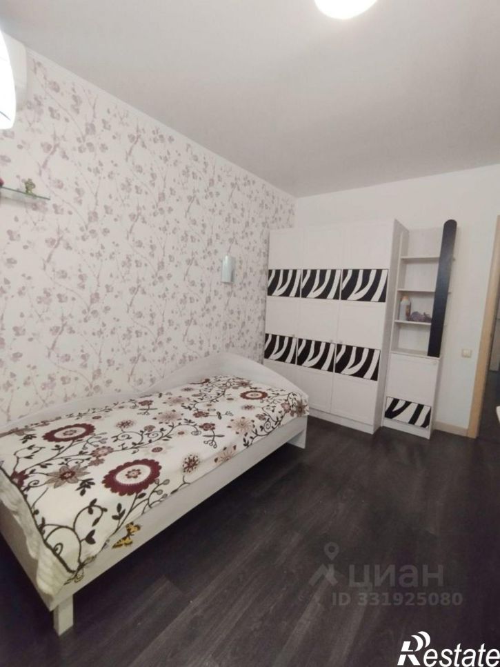 3-комн квартира ул Дзержинского, 33 3,  д. 33 3,  к. 3