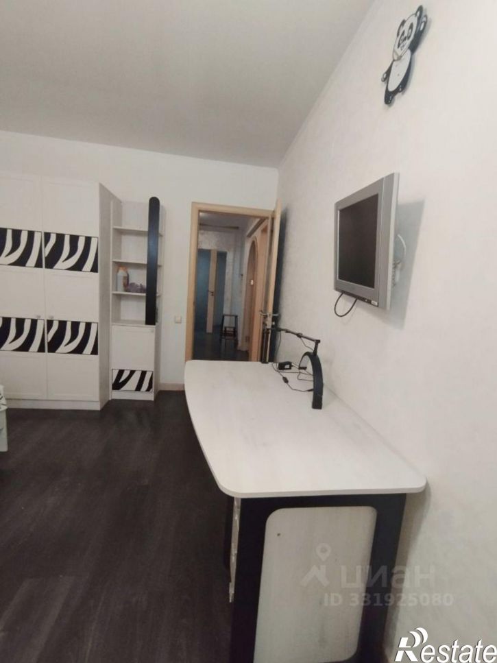 3-комн квартира ул Дзержинского, 33 3,  д. 33 3,  к. 3
