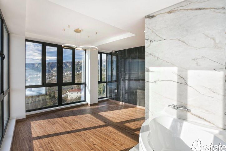 4-комн квартира ул Авроры, 12,  д. 12