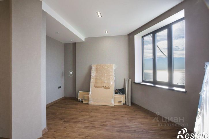 4-комн квартира ул Авроры, 12,  д. 12