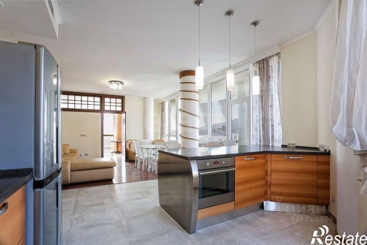4-комн квартира ул Строителей, 11А,  д. 11А