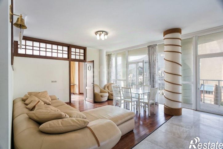 4-комн квартира ул Строителей, 11А,  д. 11А