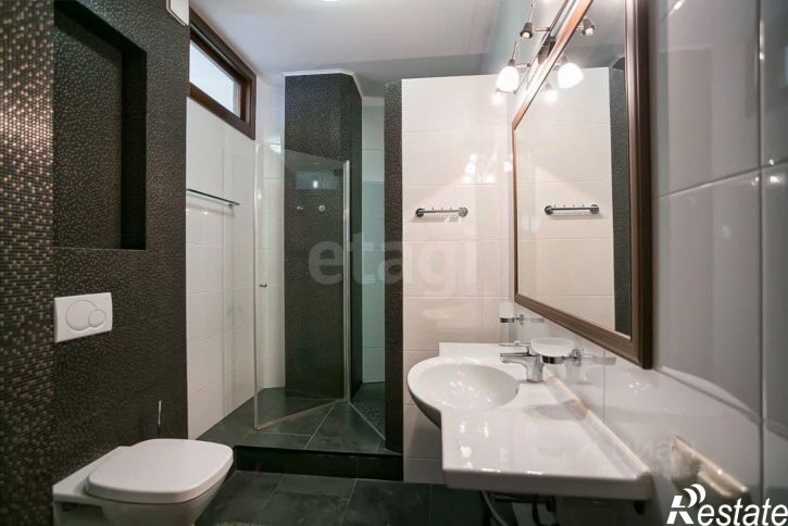 4-комн квартира ул Строителей, 11А,  д. 11А