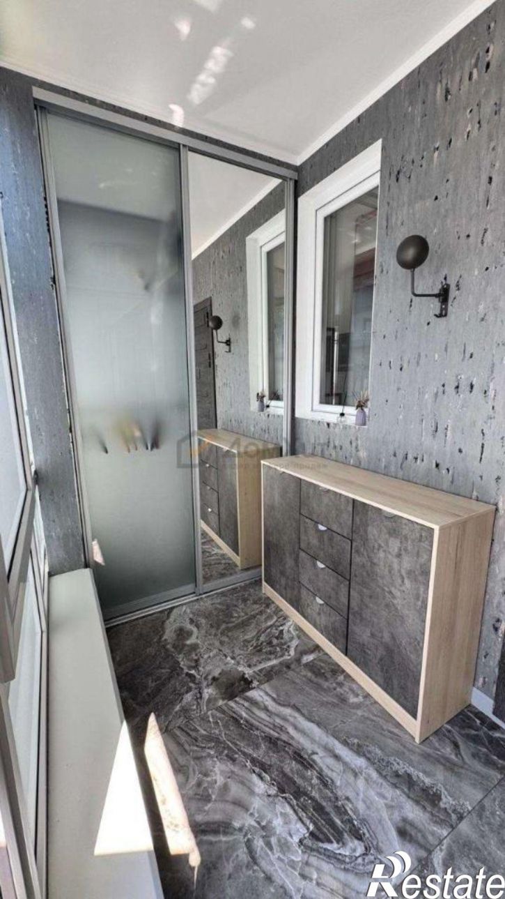 3-комн квартира ул Коммунаров, 1,  д. 1