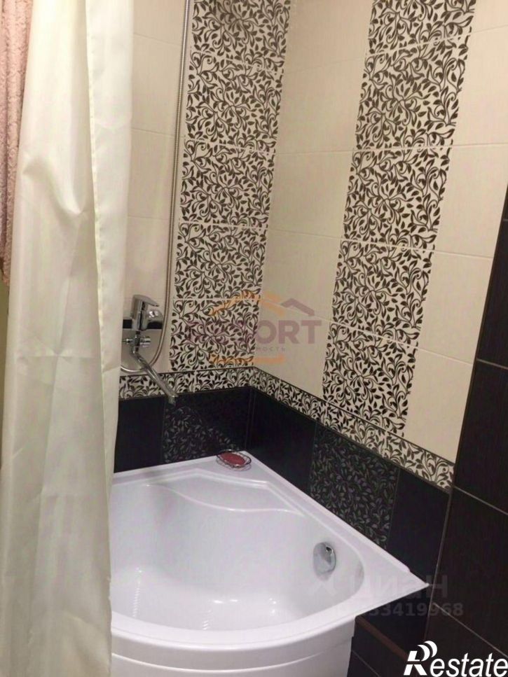 2-комн квартира ул Коммунаров, 1,  д. 1