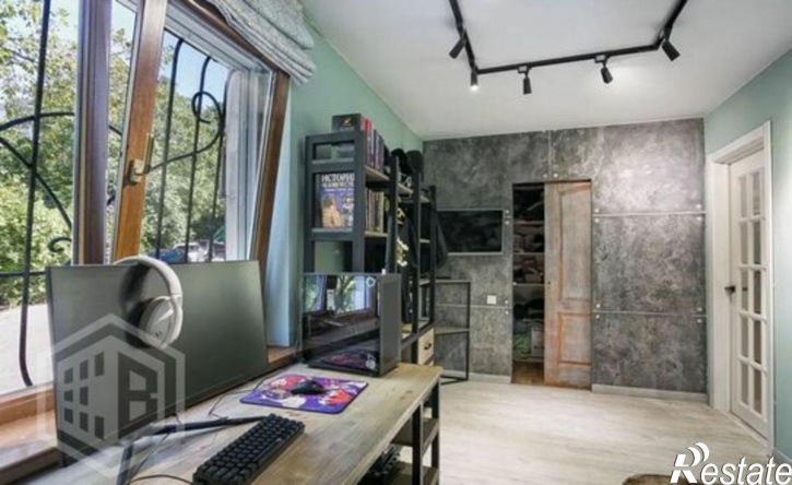 3-комн квартира улица Свердлова, 8,  д. 8