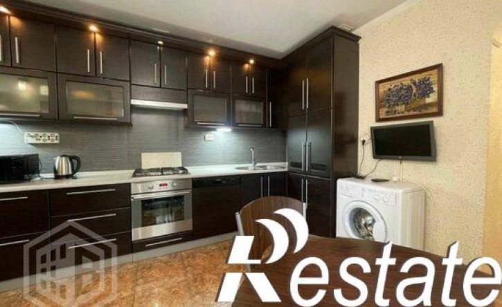 8-комн квартира улица Свердлова, 10,  д. 10