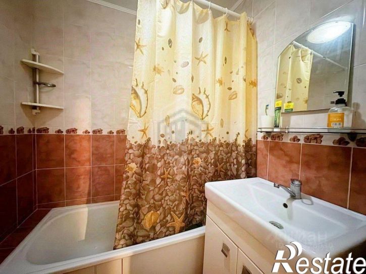 2-комн квартира Ореховая улица, 1,  д. 1